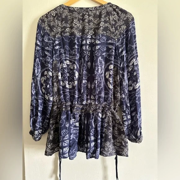 Free People Boho Ratio Indigo Printed Button Down Tunic Blouse size XS EUC - Picture 7 of 11